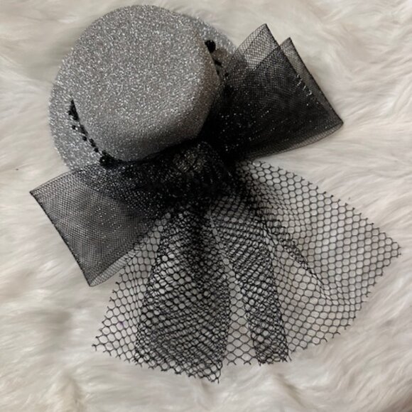Boutique Accessories - Silver Rhinestone Hat Fascinator - women's  7463  NWT Boutique